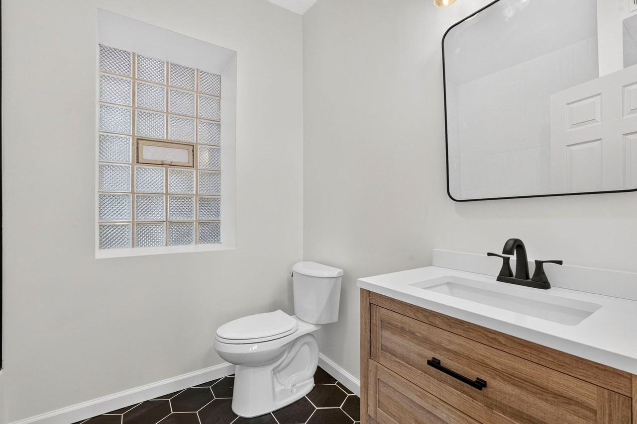 4126 S Grand Blvd - Photo 7 of 29