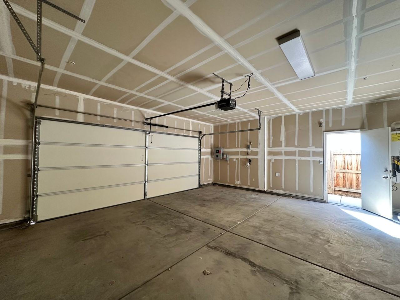 4306 W Lark Ave - Photo 7 of 14