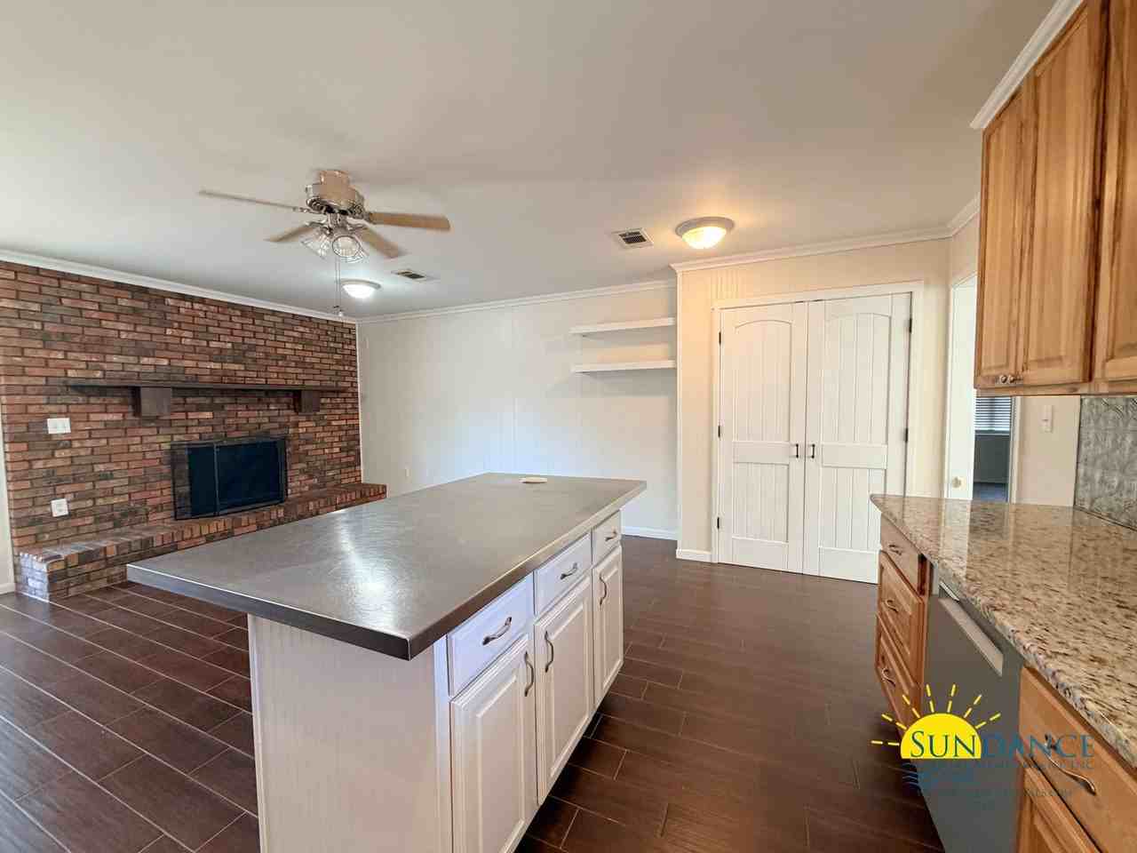 723 Clark Dr Nw - Photo 3 of 29