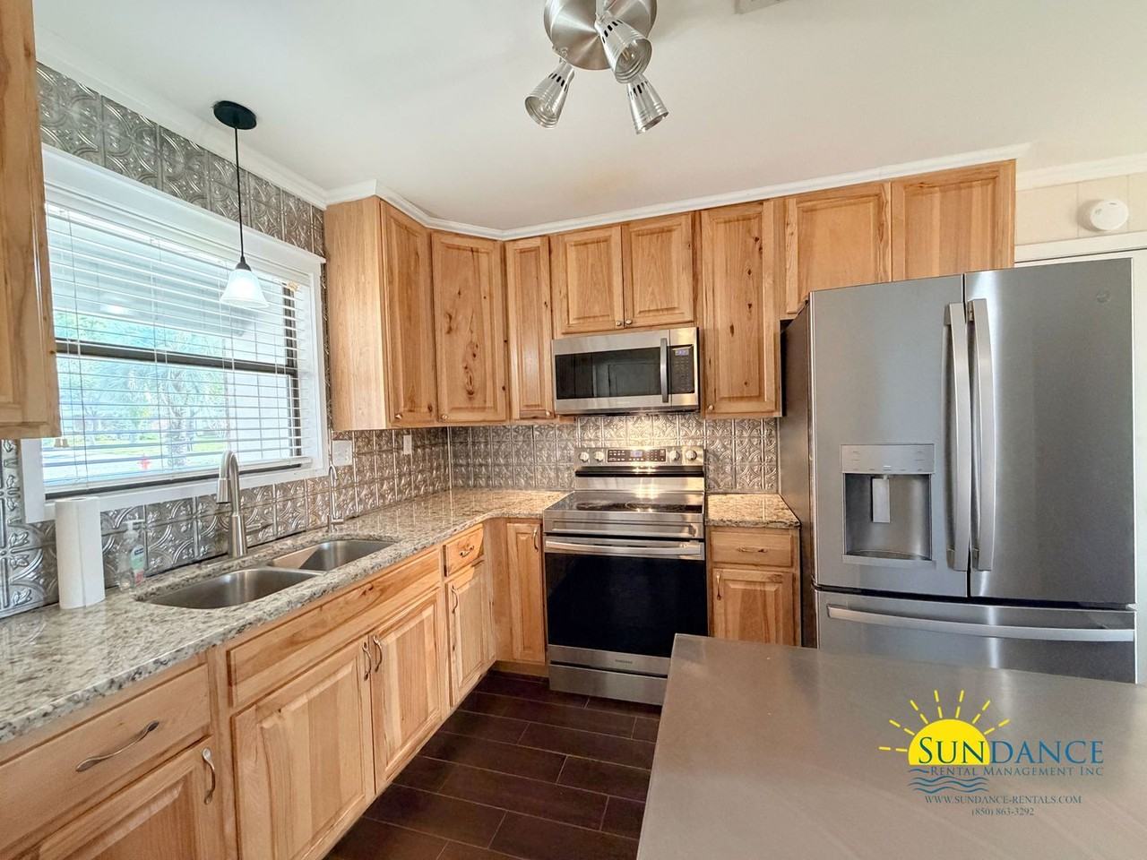 723 Clark Dr Nw - Photo 4 of 29