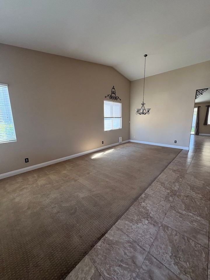 41196 Coolidge Cir - Photo 5 of 12