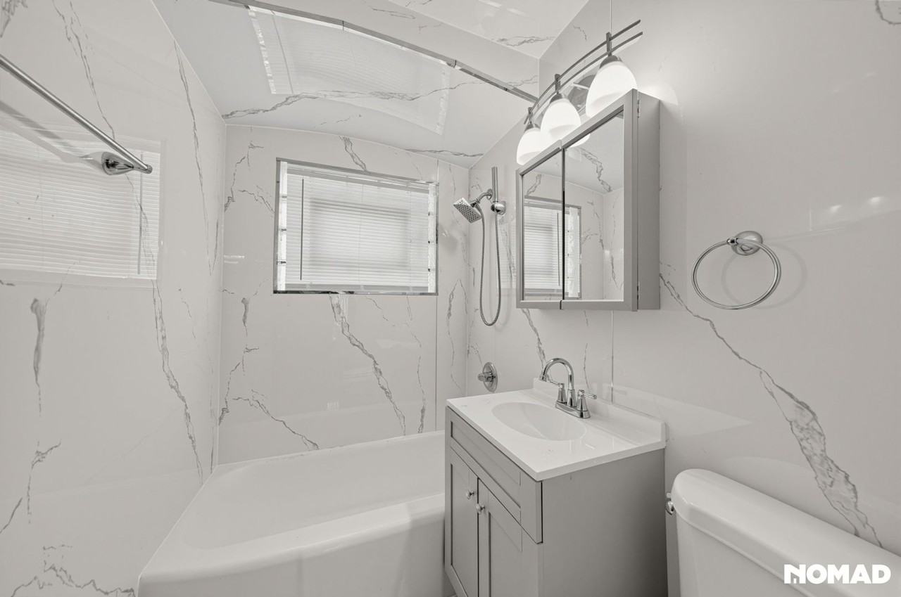 14733 14733 Ln Salle St - Photo 2 of 17