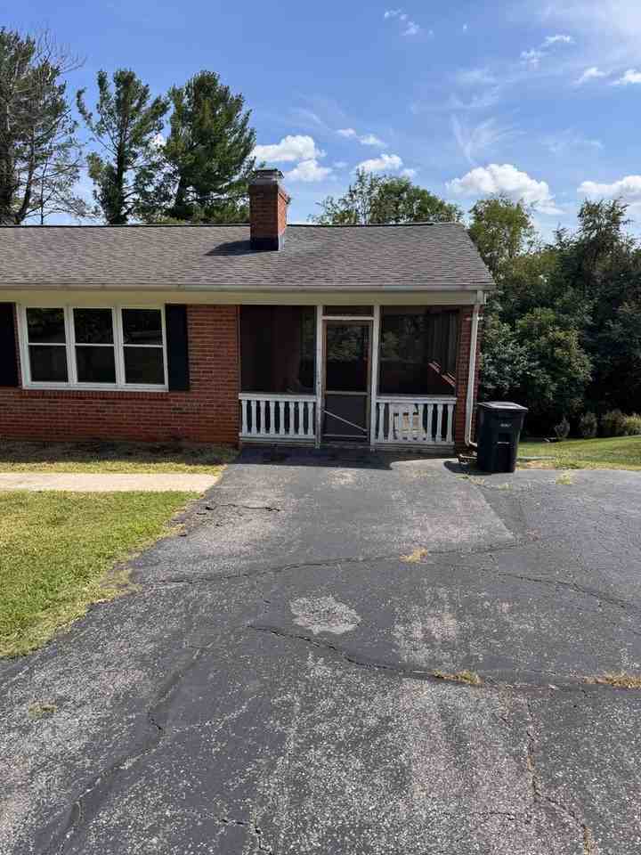 104 Westburg Dr - Photo 5 of 31