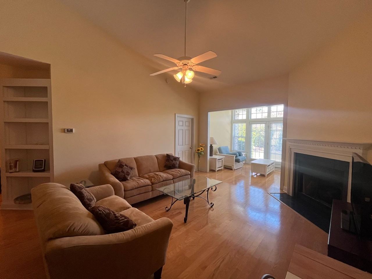 1005 E Shearwater Ln - Photo 6 of 29