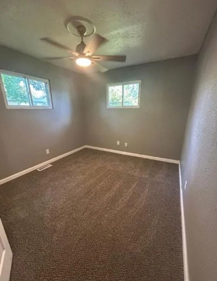 1700 Theodore Ln - Photo 6 of 9