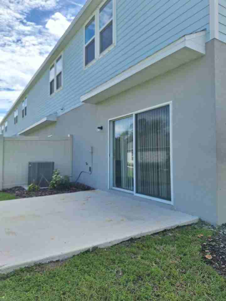 211 River Front Way - Photo 2 of 23
