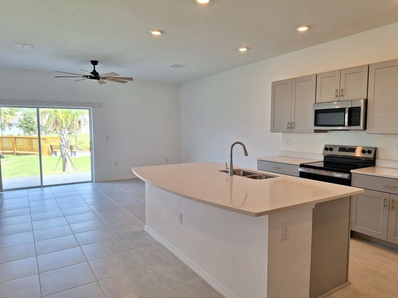 211 River Front Way - Photo 5 of 23