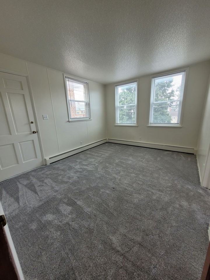 40 S Charlotte St - Photo 5 of 12