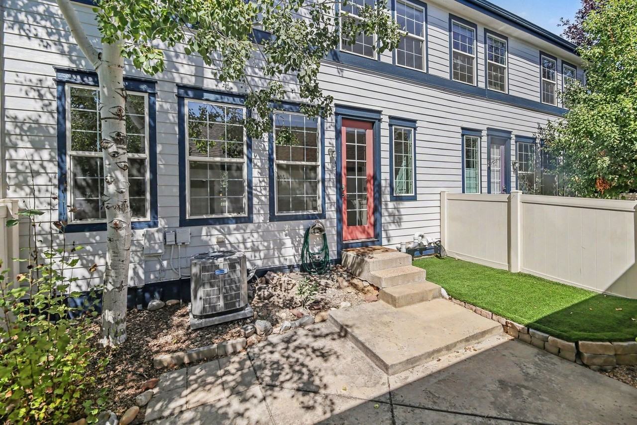 642 Casper Dr - Photo 2 of 15