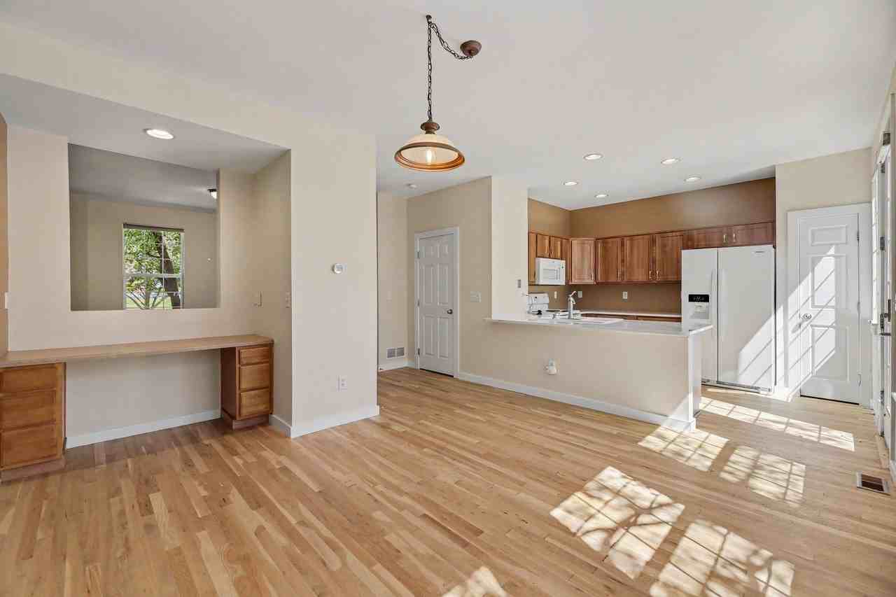 642 Casper Dr - Photo 4 of 15