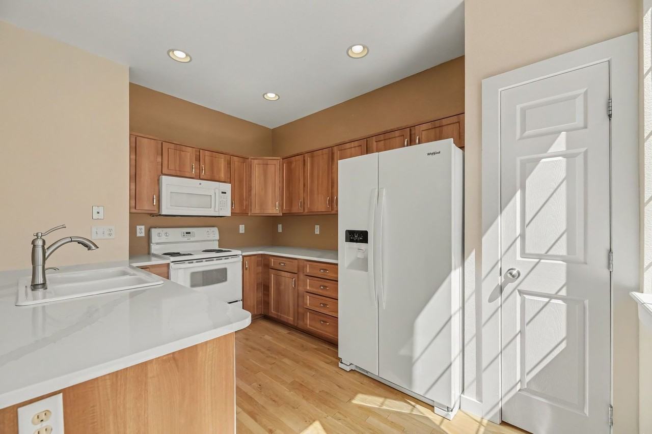 642 Casper Dr - Photo 6 of 15