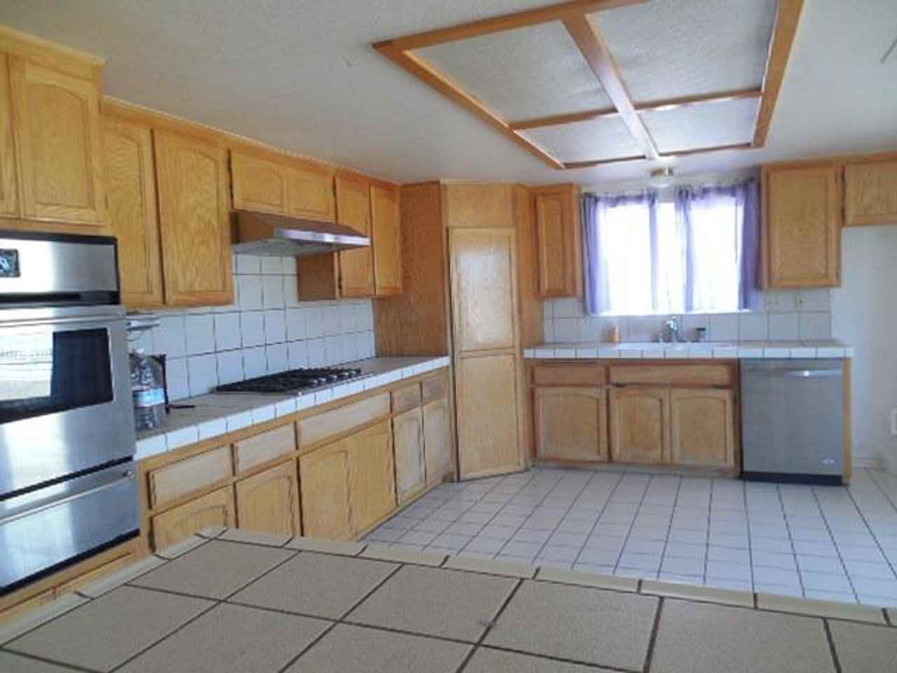 27401 Lakeview Dr - Photo 6 of 26