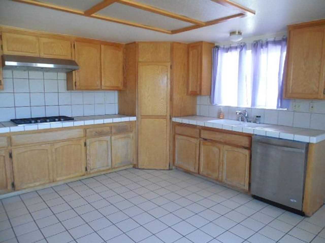 27401 Lakeview Dr - Photo 7 of 26