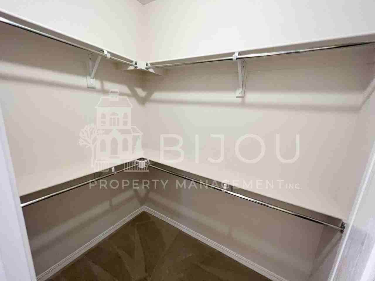 1167 Solitaire St - Photo 3 of 25