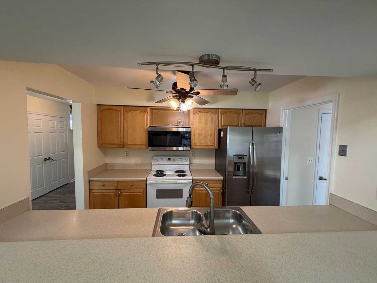 1605 Hathern Ct - Photo 3 of 15