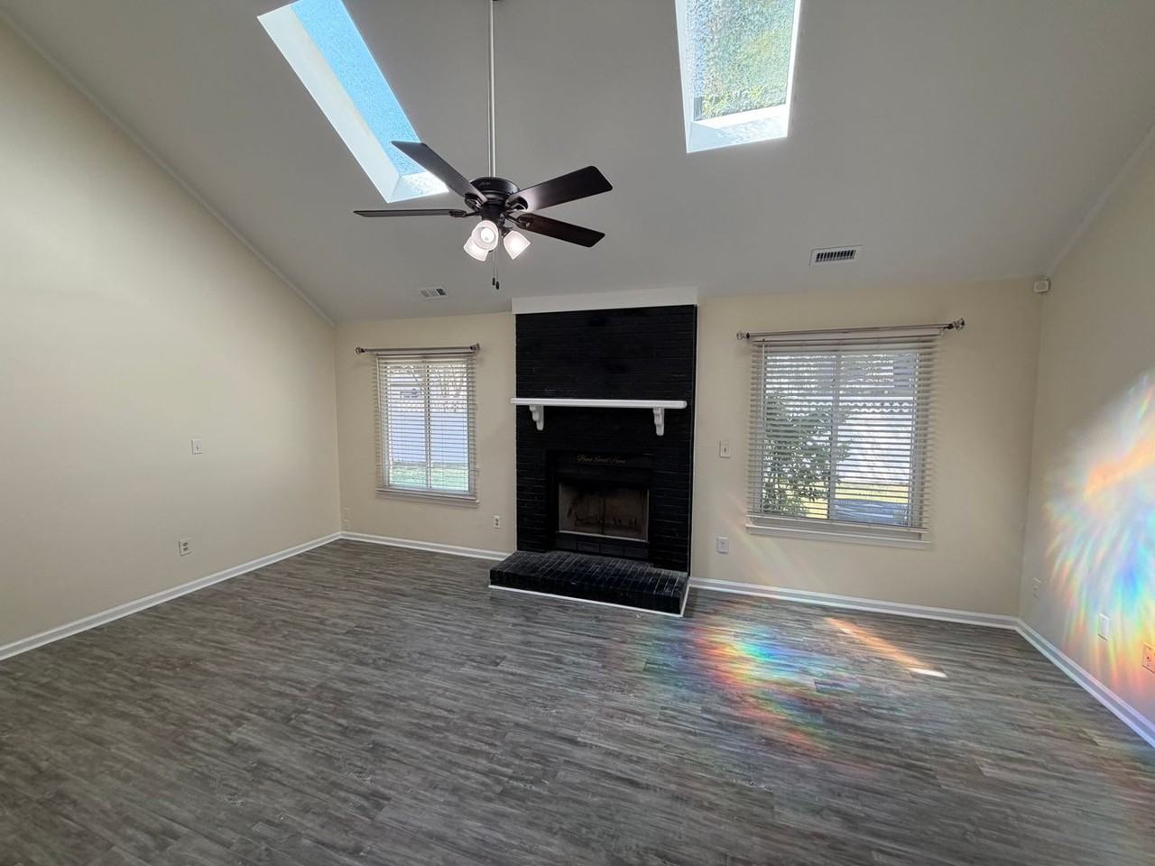 1605 Hathern Ct - Photo 5 of 15