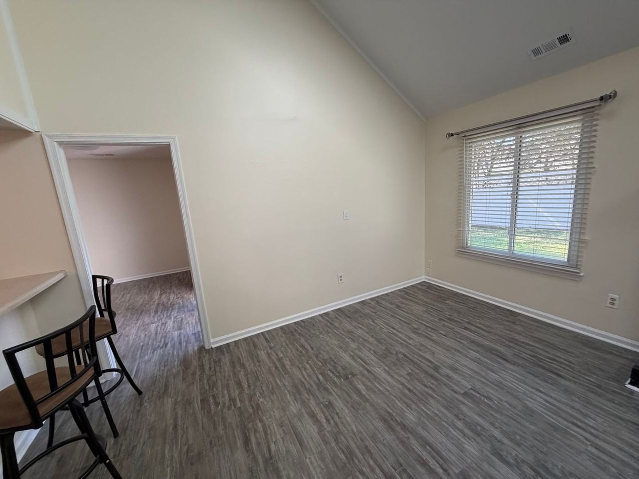 1605 Hathern Ct - Photo 7 of 15