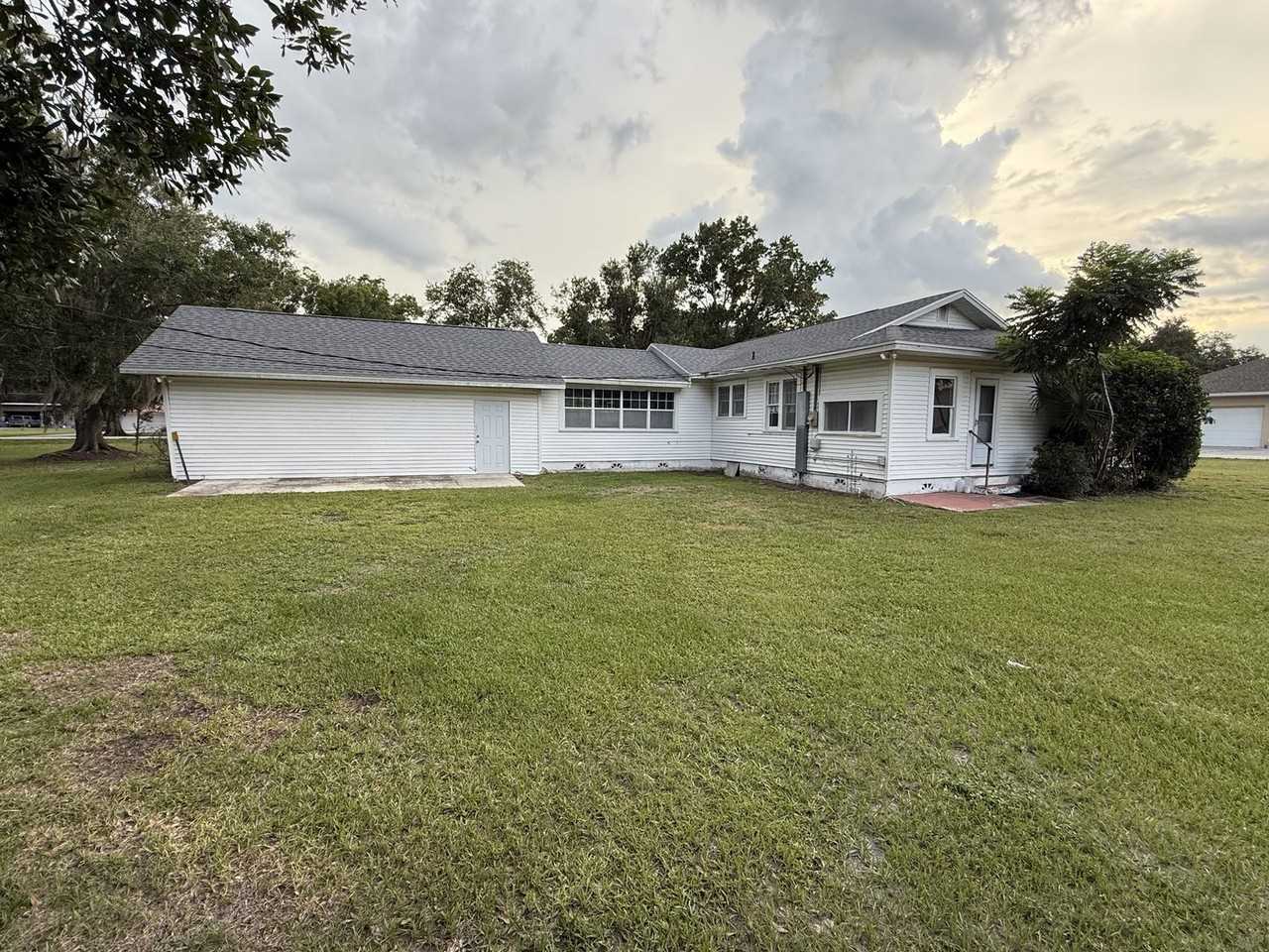 5733 Sawyer Rd - Photo 3 of 20