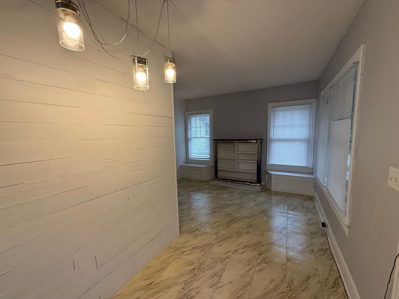5733 Sawyer Rd - Photo 4 of 20