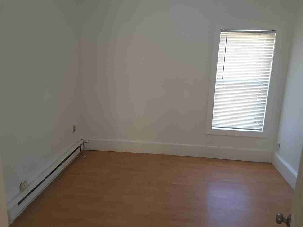 34 Canterbury St - Photo 4 of 8