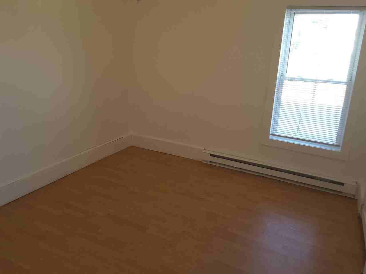 34 Canterbury St - Photo 5 of 8