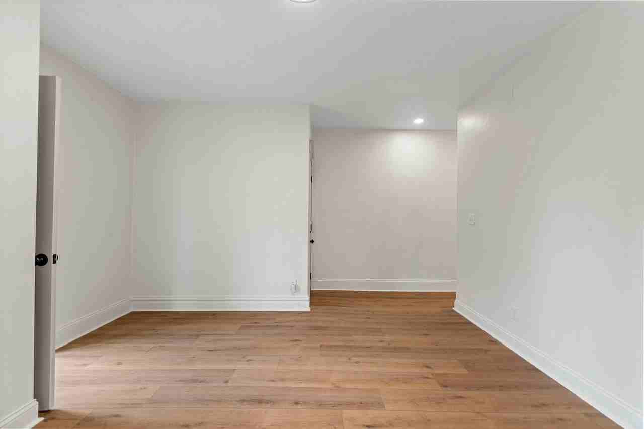 3728 Hydraulic Ave - Photo 3 of 24