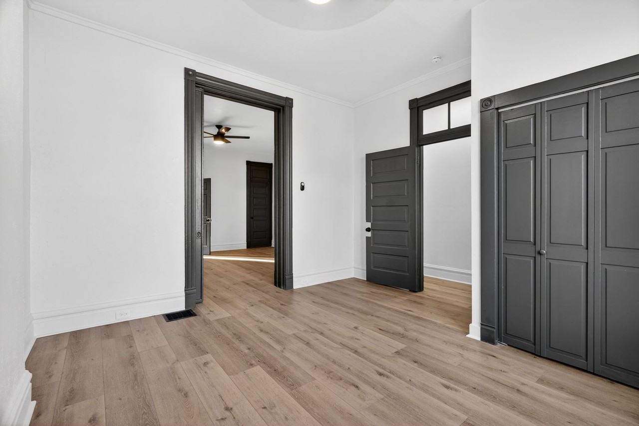 3929 S Compton Ave - Photo 5 of 50