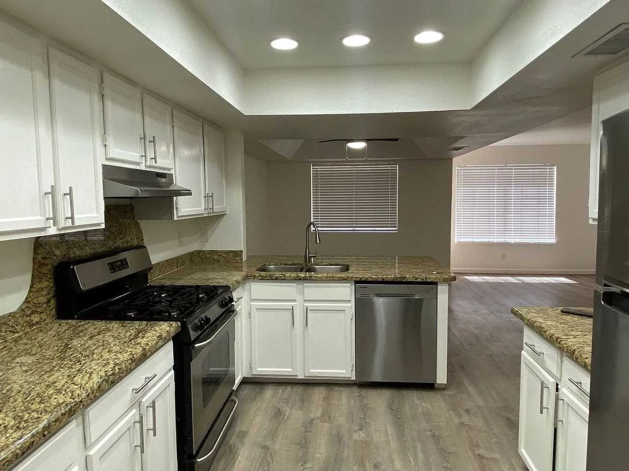 2365 W Garden Dr - Photo 5 of 10