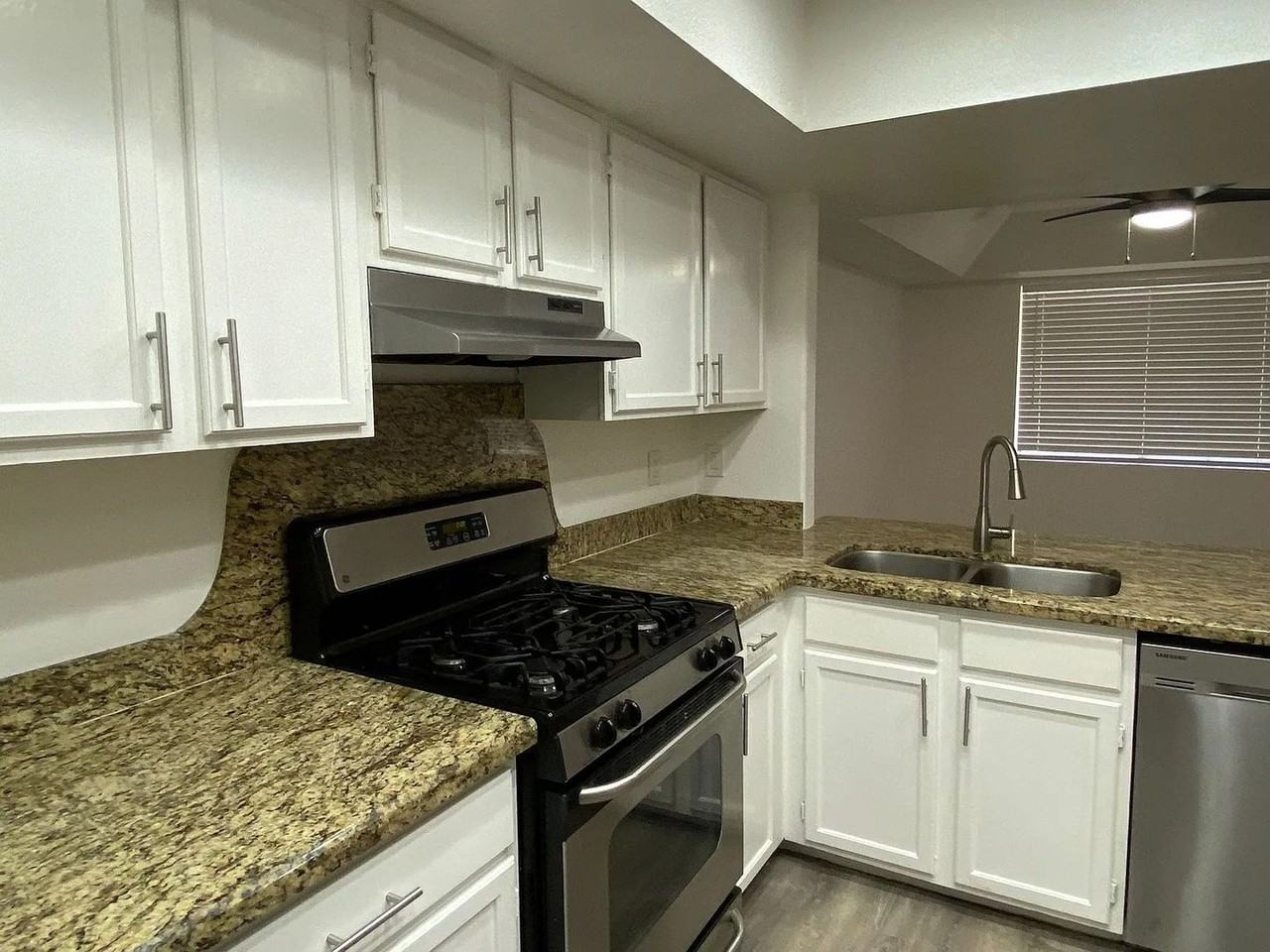 2365 W Garden Dr - Photo 6 of 10