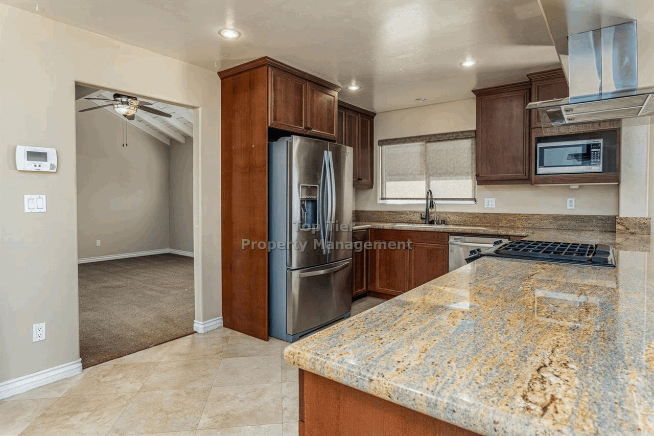 2257 Montemar Ave - Photo 4 of 16