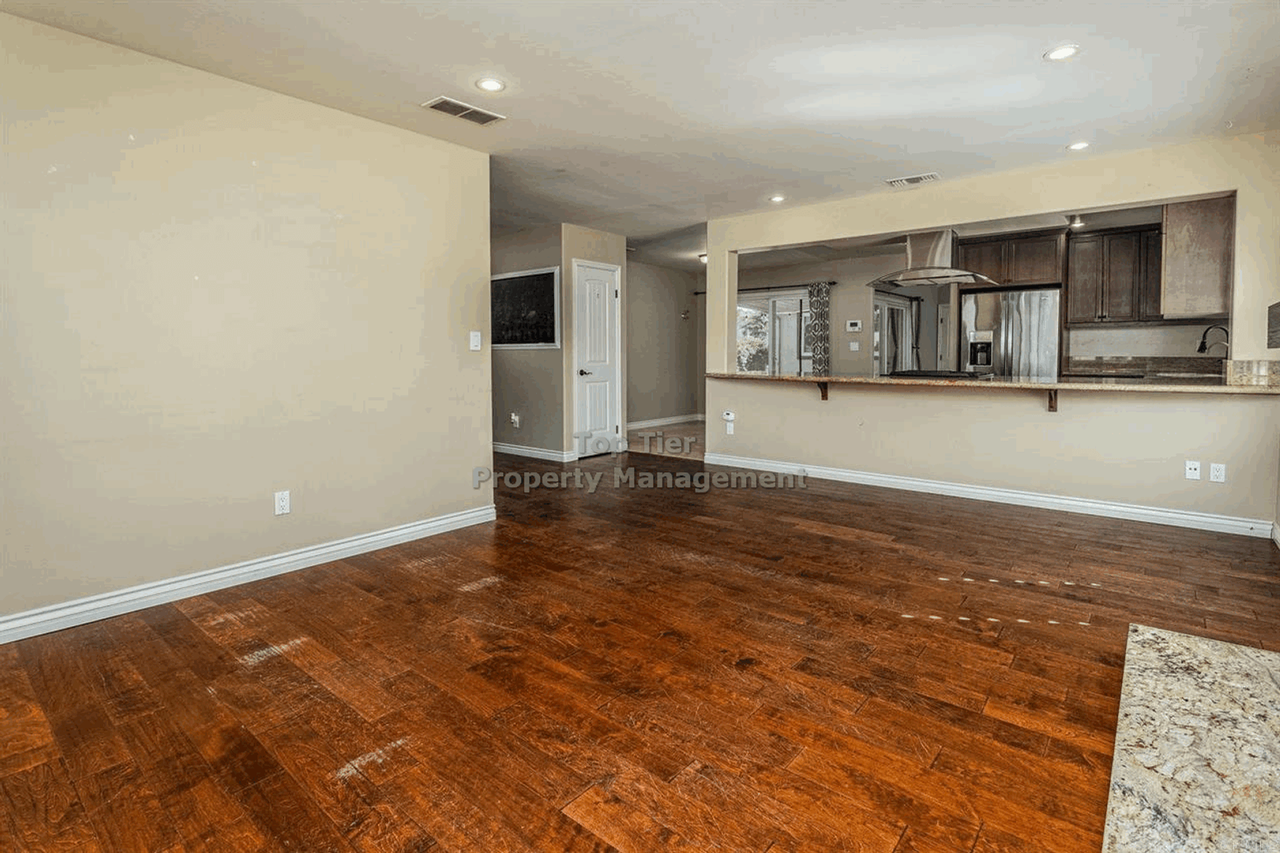 2257 Montemar Ave - Photo 6 of 16