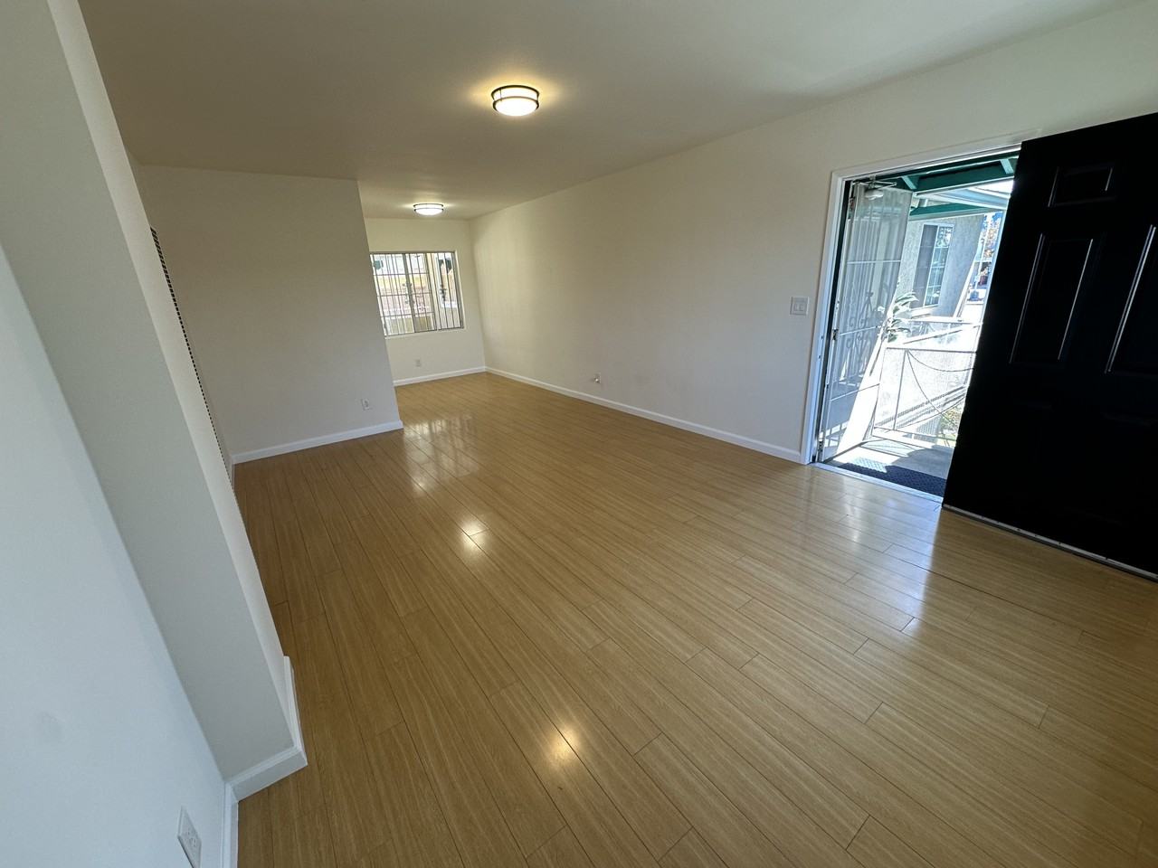 223 E BURBANK BLVDAPT 202 #202 - Photo 3 of 36