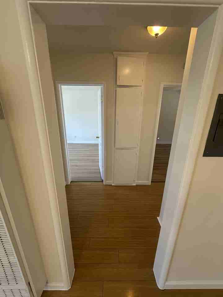 223 E BURBANK BLVDAPT 202 #202 - Photo 5 of 36