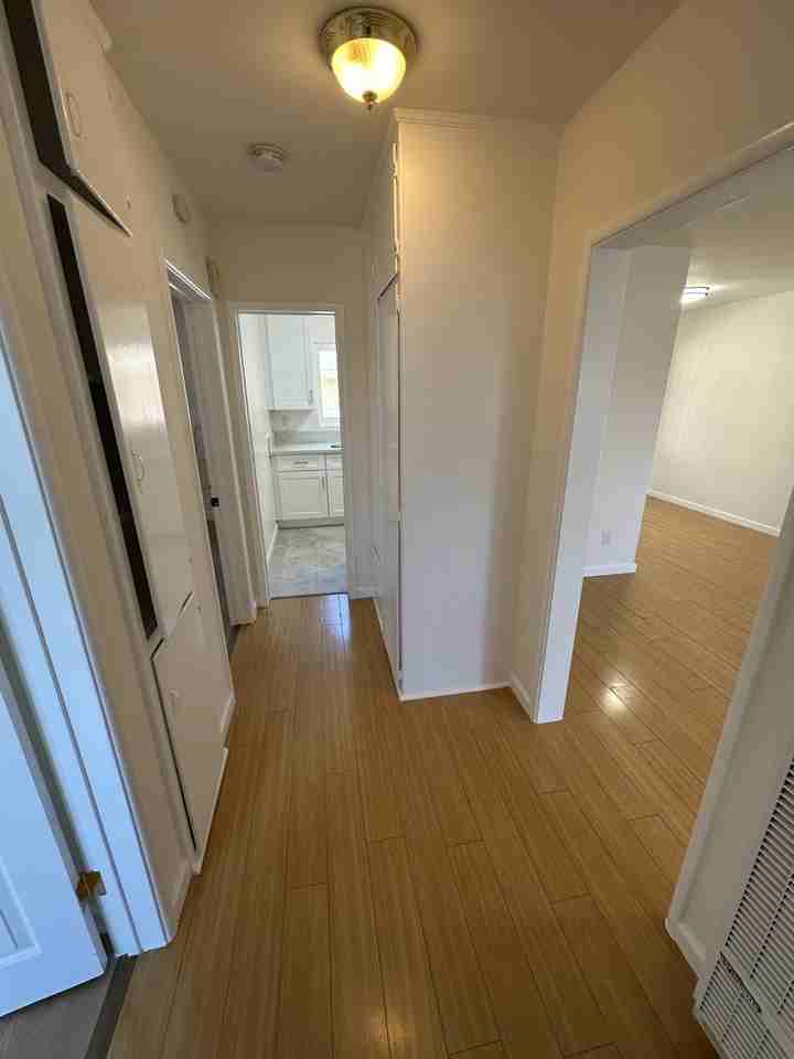 223 E BURBANK BLVDAPT 202 #202 - Photo 6 of 36