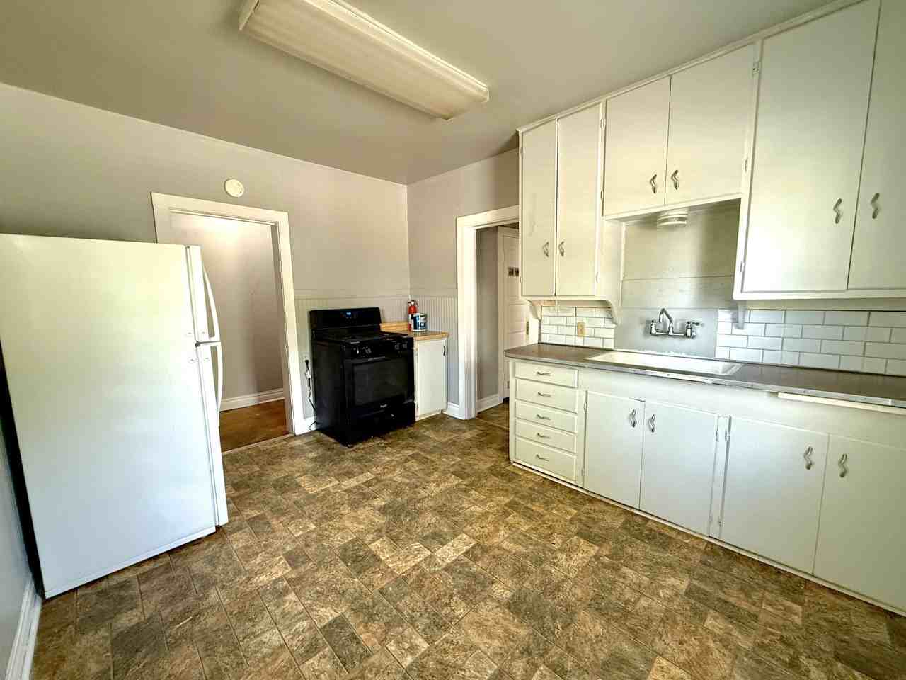 336 D St Nw #1 - Photo 3 of 20