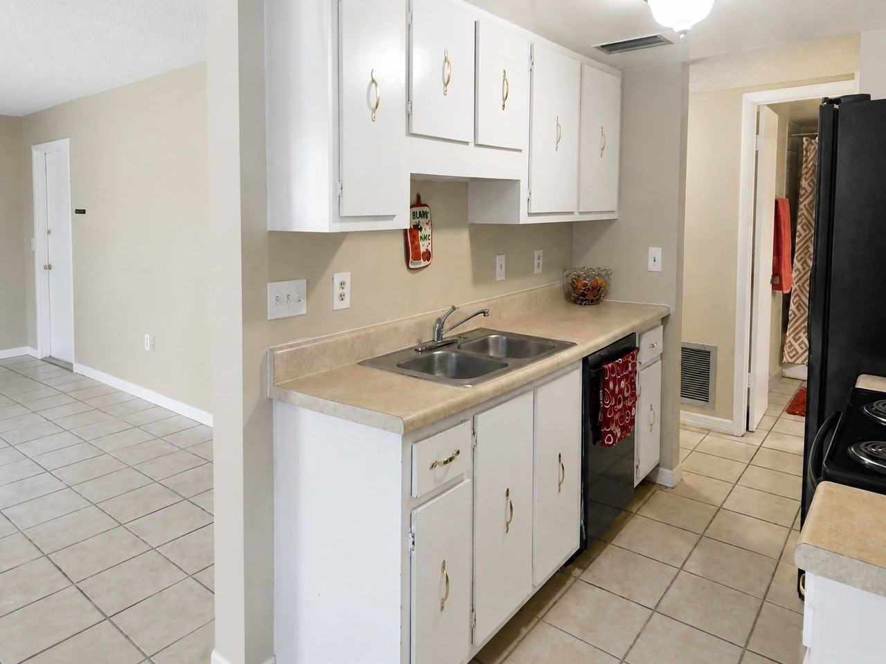 5226 Curry Ford Rd #313 - Photo 4 of 7