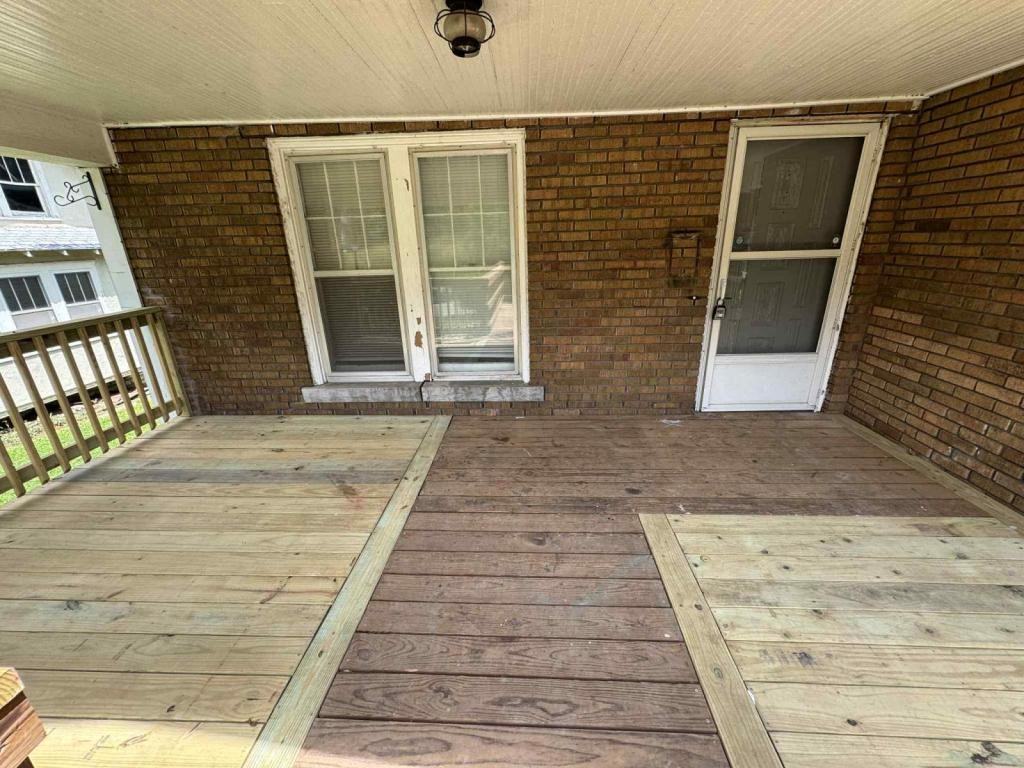 1836 Freeman Ave - Photo 2 of 25