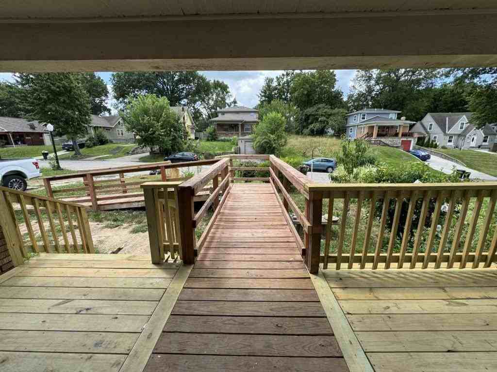 1836 Freeman Ave - Photo 3 of 25