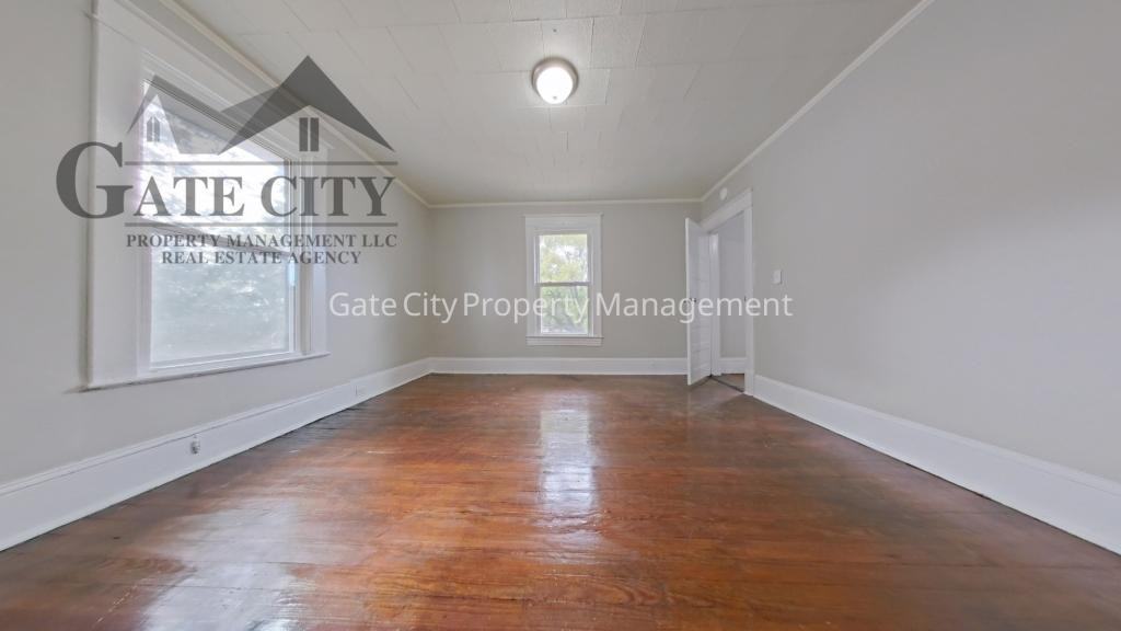 1006 Holton Pl Apt A - Photo 6 of 10