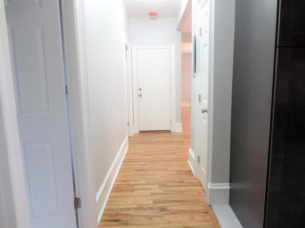 678 Hanover St - Photo 3 of 10