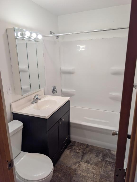 6021 Madison St - Photo 4 of 10