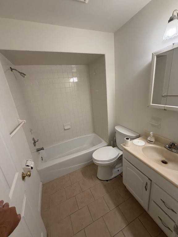 99 Glover Ave - Photo 4 of 13