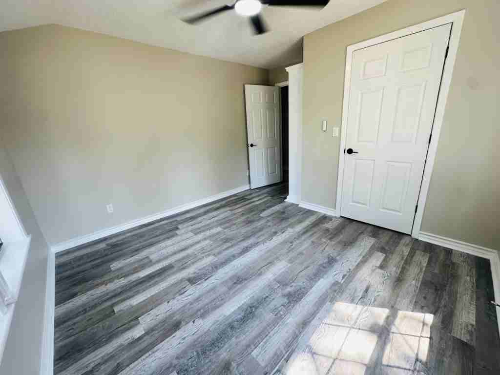 1027 Jefferson St - Photo 4 of 4