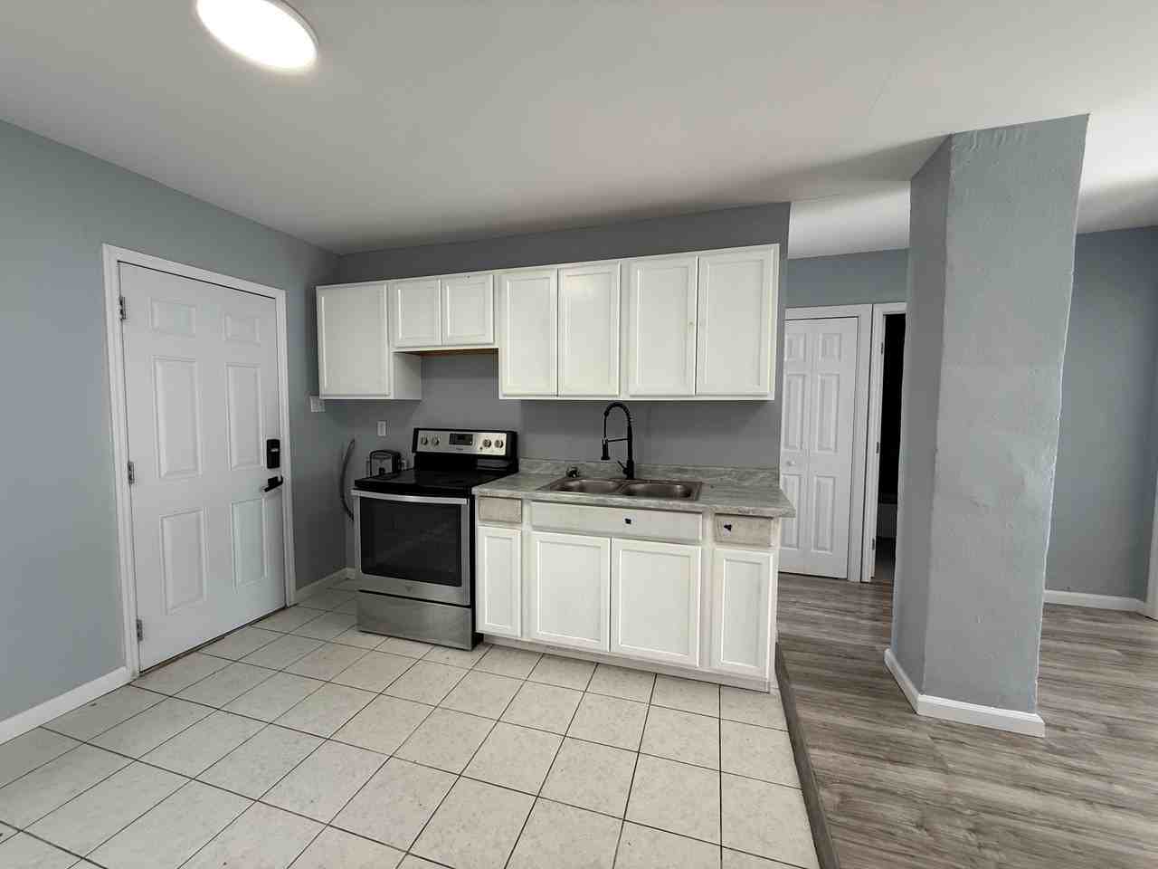 3408 East Doctor Martin Luther King Junior Boulevard #4 - Photo 6 of 12