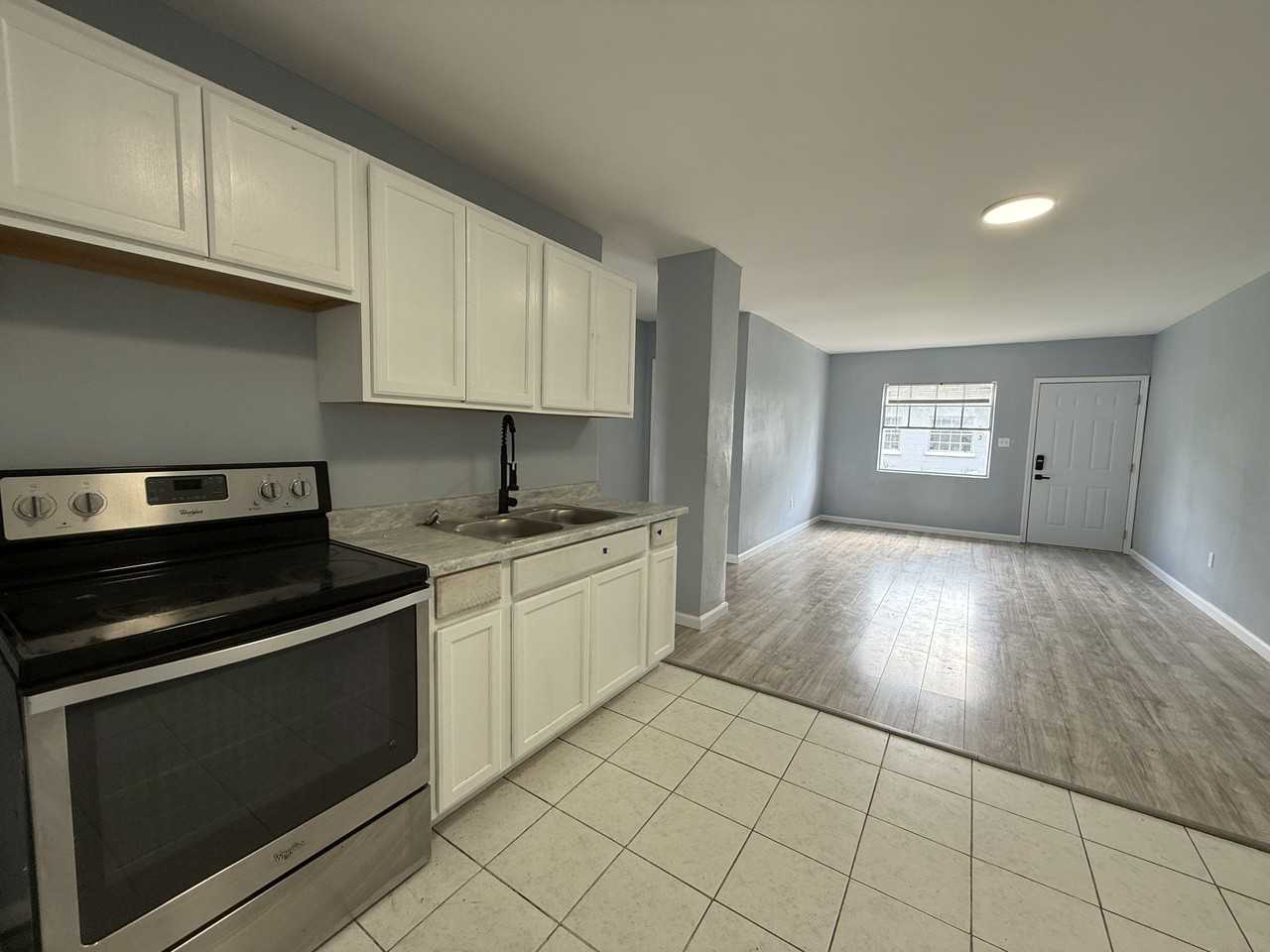 3408 East Doctor Martin Luther King Junior Boulevard #4 - Photo 7 of 12