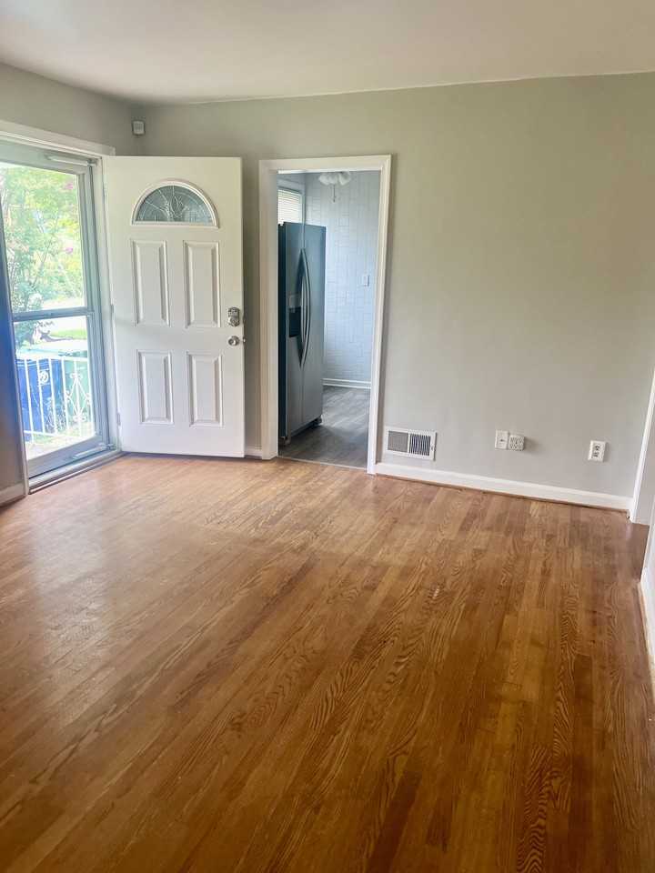 5701 Carter Ave - Photo 4 of 40