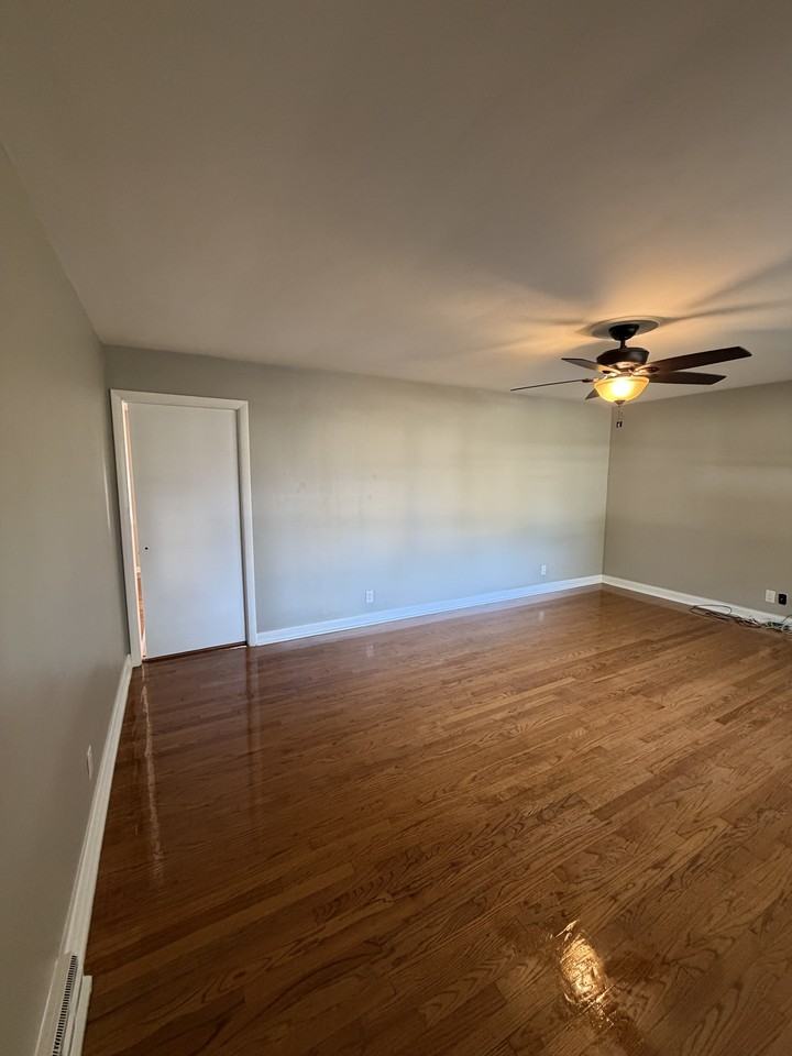 2112 Campbell Dr #1 - Photo 4 of 22