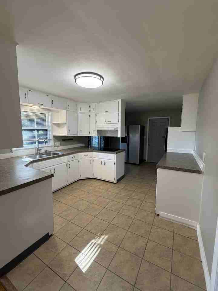 2112 Campbell Dr #1 - Photo 6 of 22