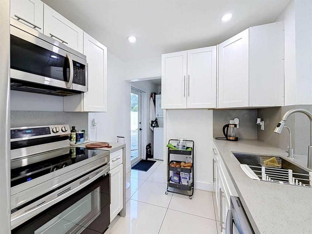 6135 Nw 24th Ct ##1 - Photo 3 of 11