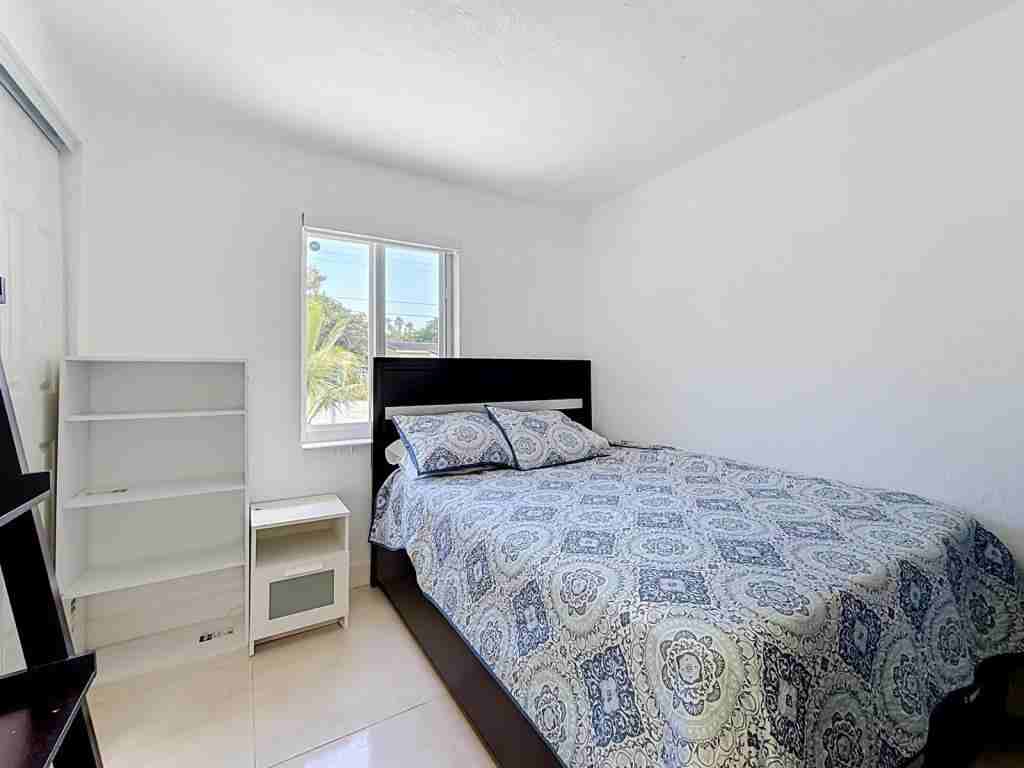 6135 Nw 24th Ct ##1 - Photo 5 of 11